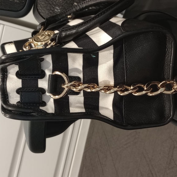 Michael Kors Hamilton Stripe Satche bag LIKE NEW - Picture 10 of 14